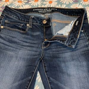 AMERICAN EAGLE 6 Short Petite Mid Rise Skinny Dark Wash Denim Jeans